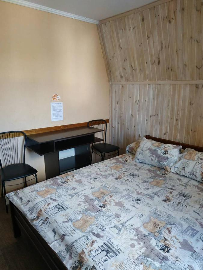 Hotel Restaurant Complex Boyarskiy Dvor Boyarka Exteriör bild