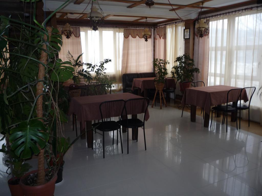 Hotel Restaurant Complex Boyarskiy Dvor Boyarka Exteriör bild