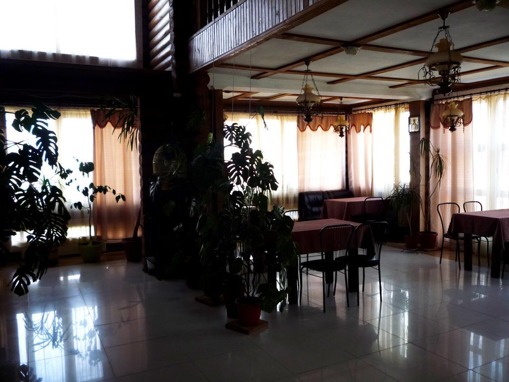Hotel Restaurant Complex Boyarskiy Dvor Boyarka Exteriör bild