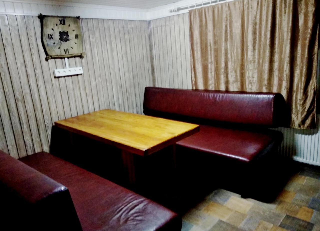 Hotel Restaurant Complex Boyarskiy Dvor Boyarka Exteriör bild