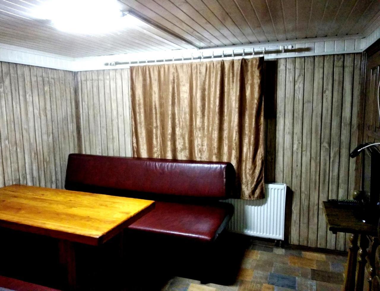 Hotel Restaurant Complex Boyarskiy Dvor Boyarka Exteriör bild
